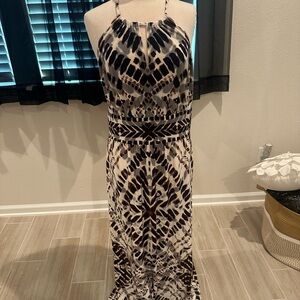 Chic Black and White Patterned Maxi Dress